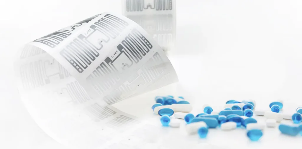 RFID label i medicinalindustrien. Gennemsigtige labels