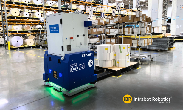Roboty mobilne w magazynie Etisoft
